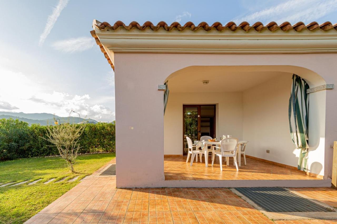 Appartamento Residenziale Trilocale 6 Posti Letto Via Sardegna San Teodoro Exterior photo