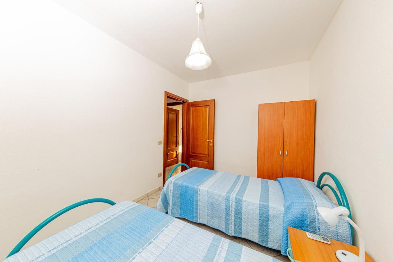 Appartamento Residenziale Trilocale 6 Posti Letto Via Sardegna San Teodoro San Teodoro  Exterior photo